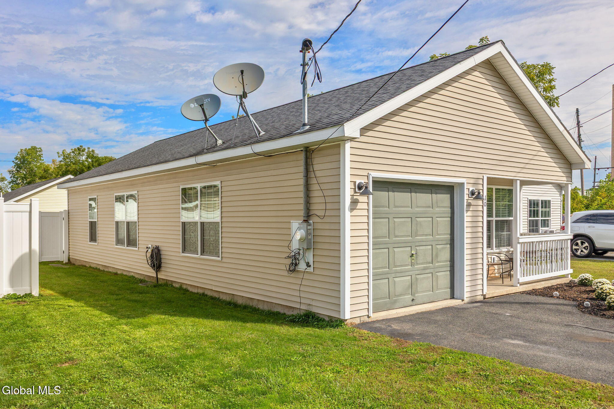 10 Rohloff Avenue Mechanicville NY 12118