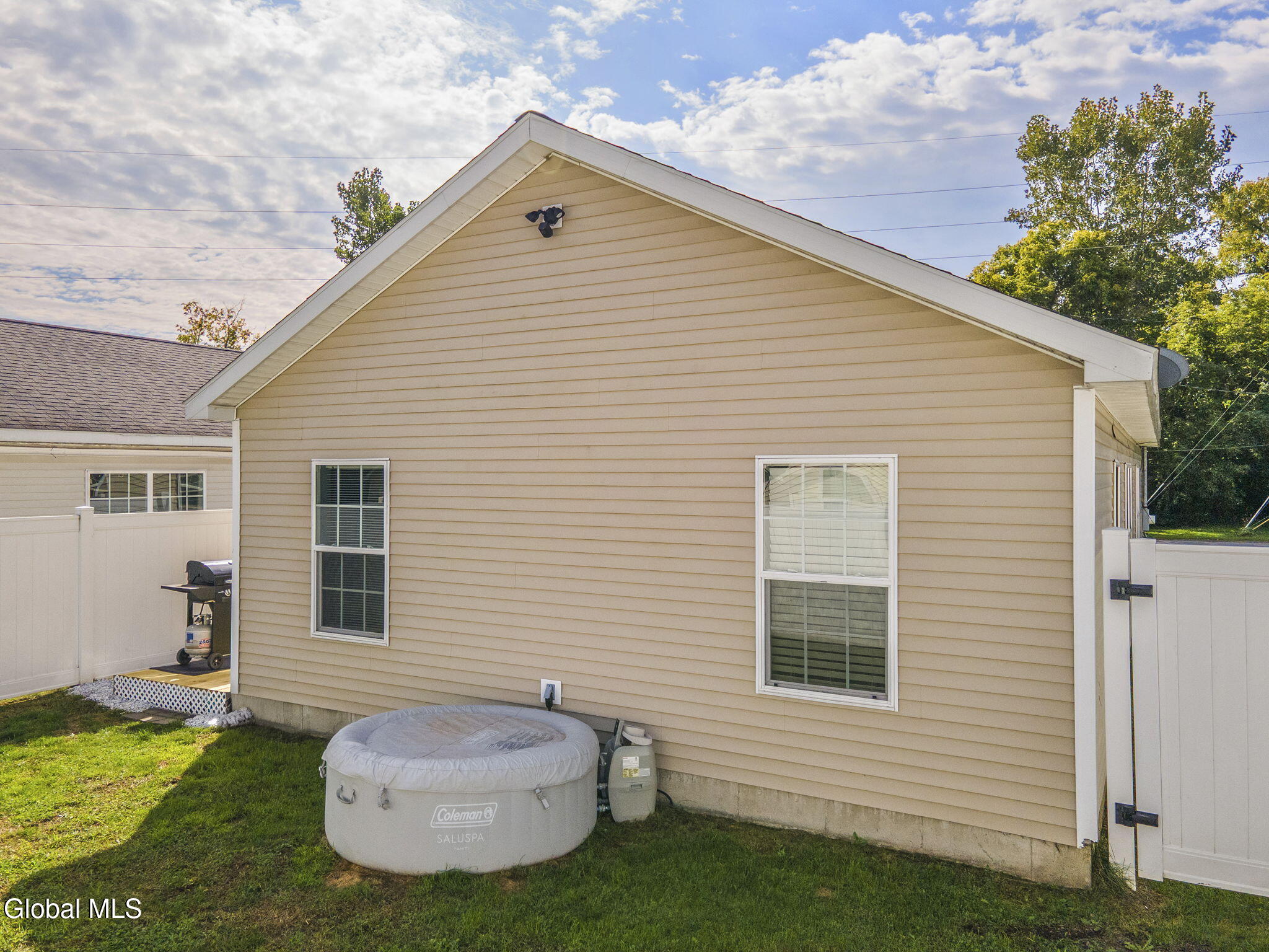 10 Rohloff Avenue Mechanicville NY 12118
