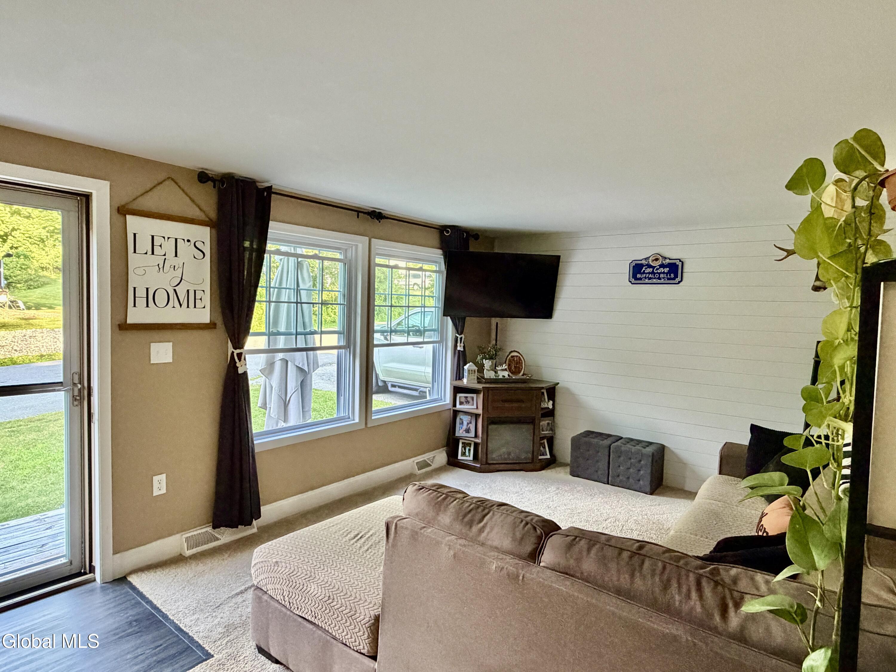 29 Knobhill Road Averill Park NY 12018