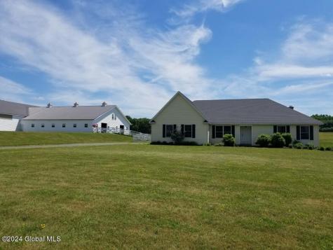 42 Ashcroft Road Valley Falls NY 12185