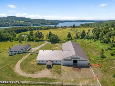 42 Ashcroft Road Valley Falls NY 12185