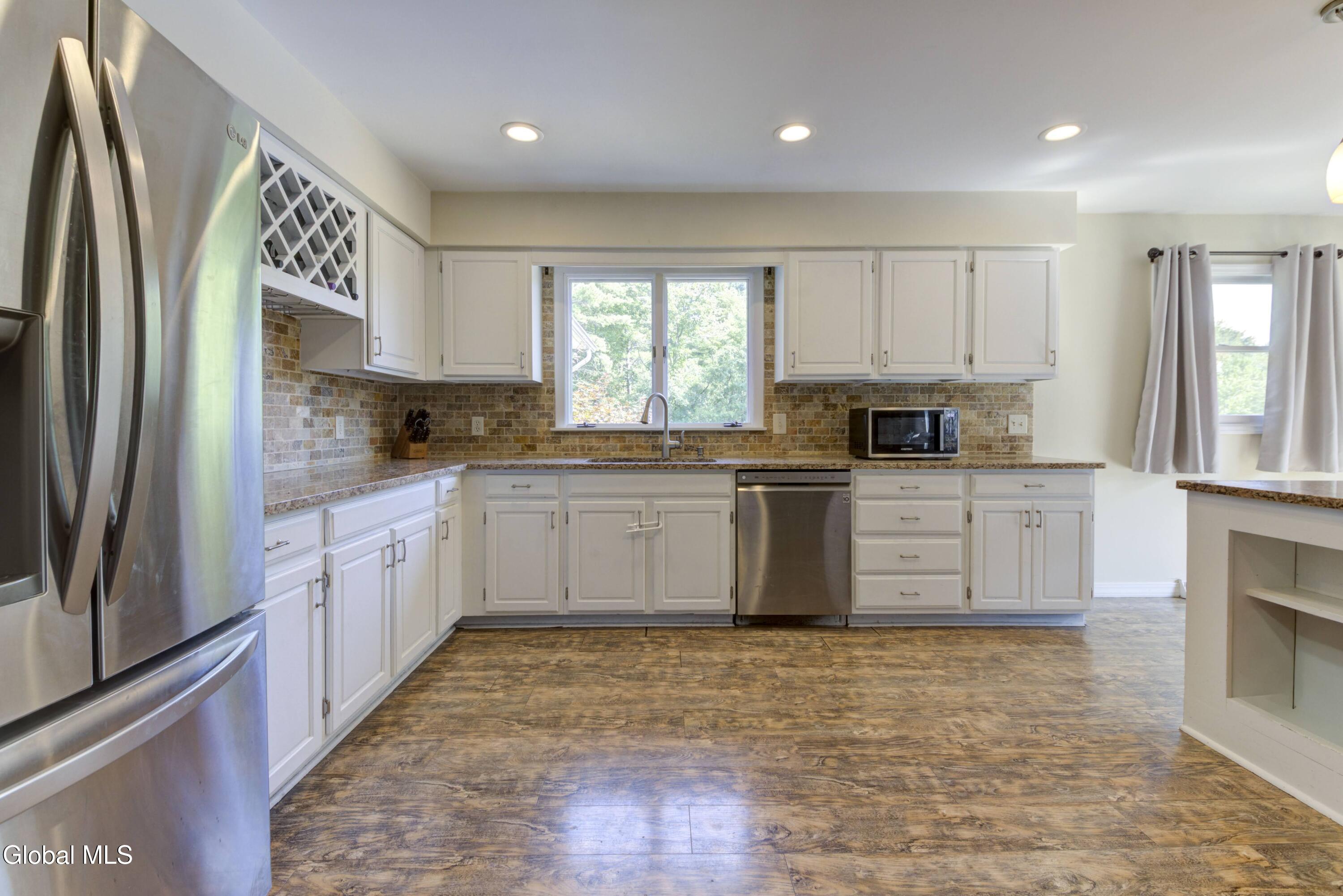 342 Closson Road Glenville NY 12302