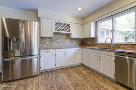 342 Closson Road Glenville NY 12302