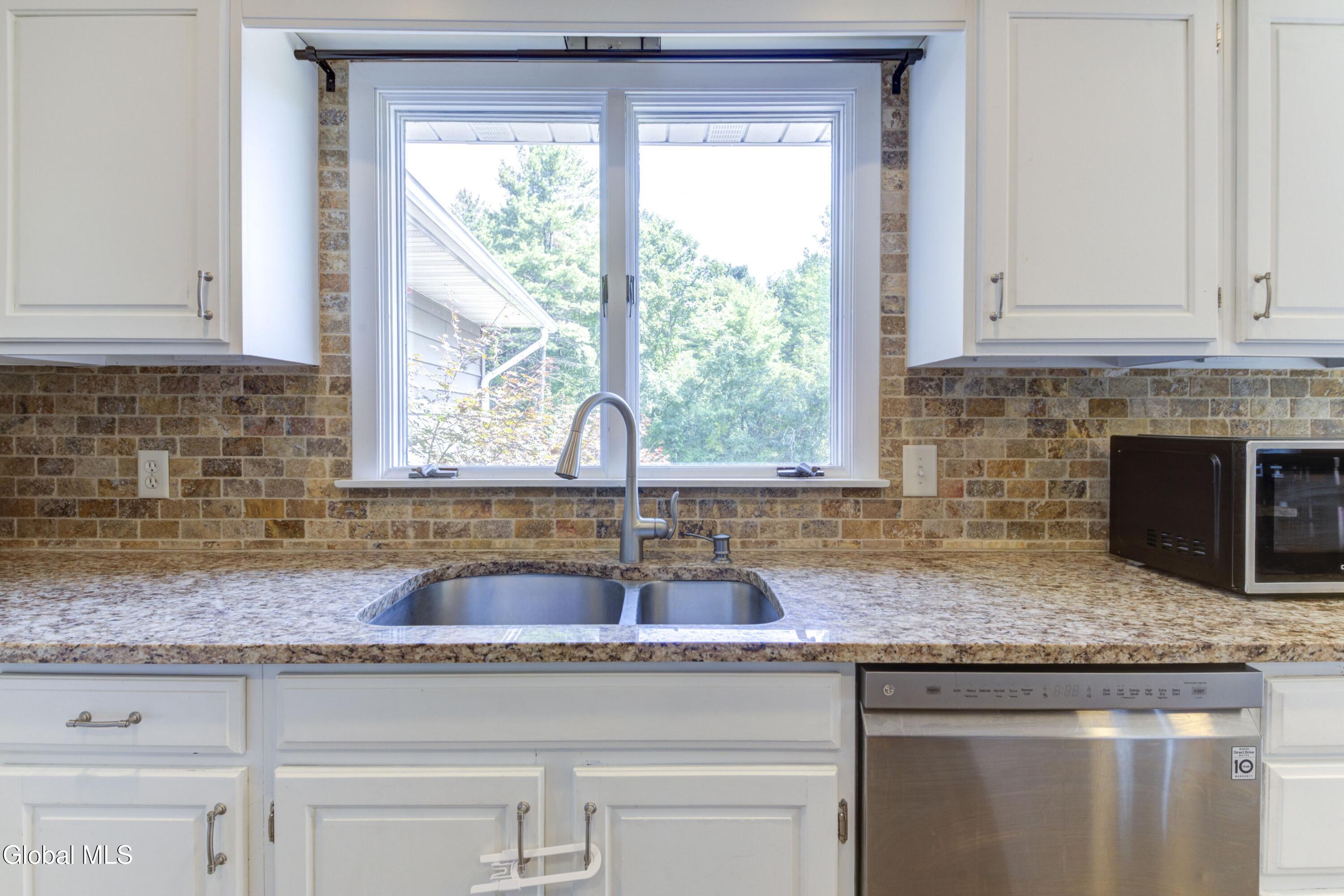 342 Closson Road Glenville NY 12302