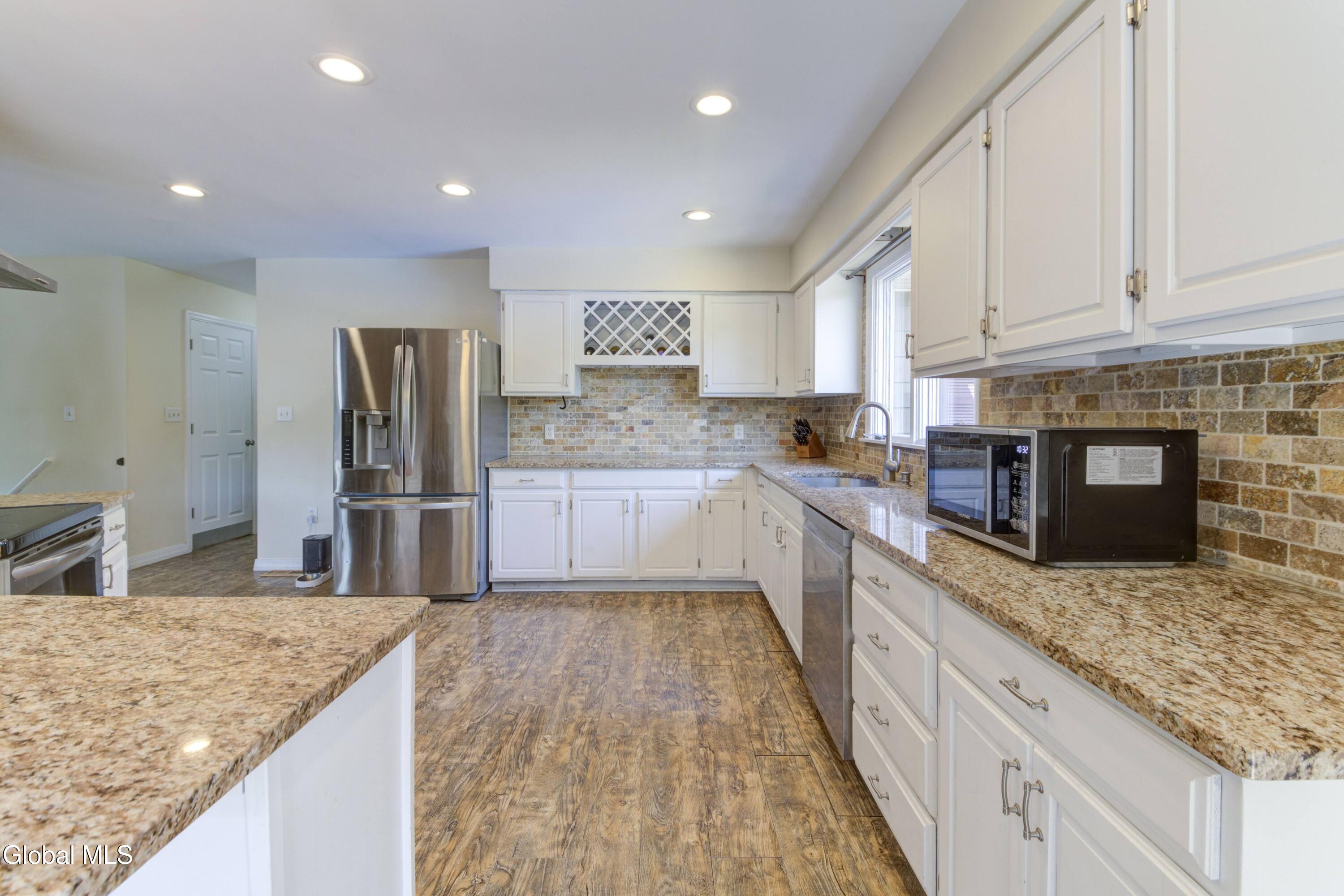 342 Closson Road Glenville NY 12302
