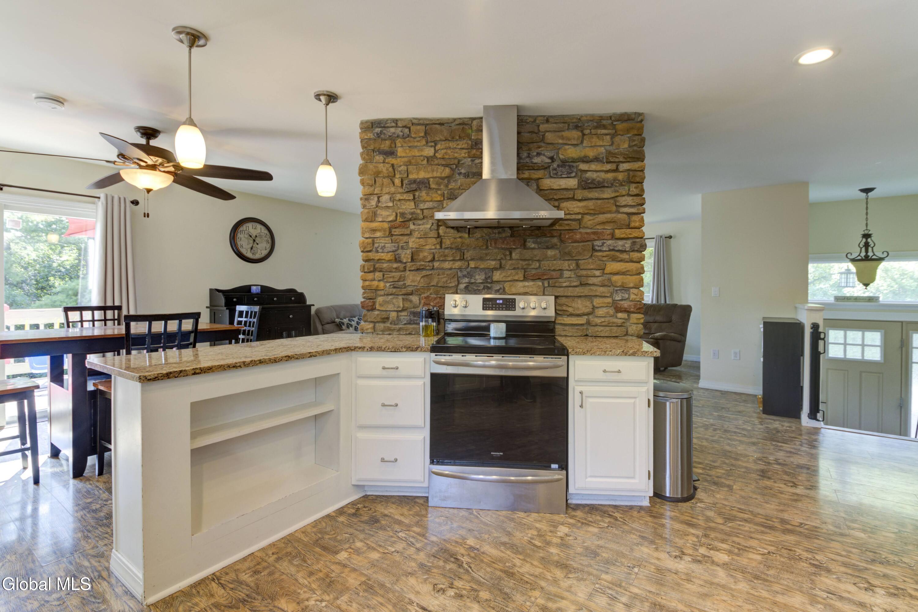 342 Closson Road Glenville NY 12302