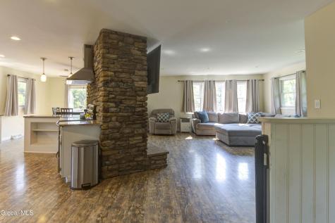342 Closson Road Glenville NY 12302