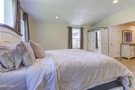 342 Closson Road Glenville NY 12302