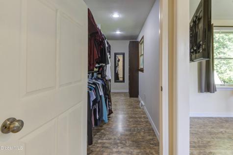 342 Closson Road Glenville NY 12302