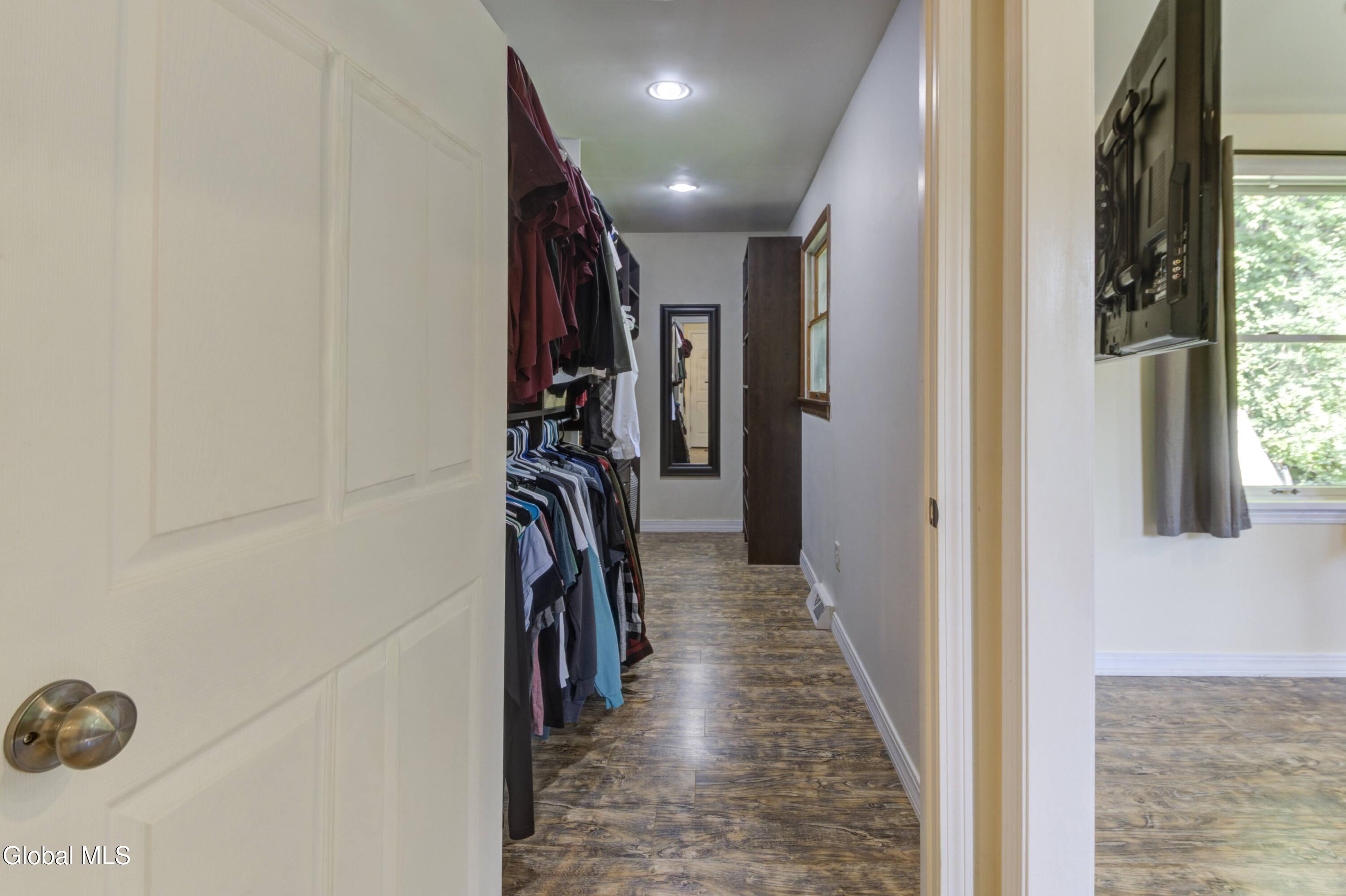 342 Closson Road Glenville NY 12302