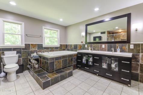 342 Closson Road Glenville NY 12302