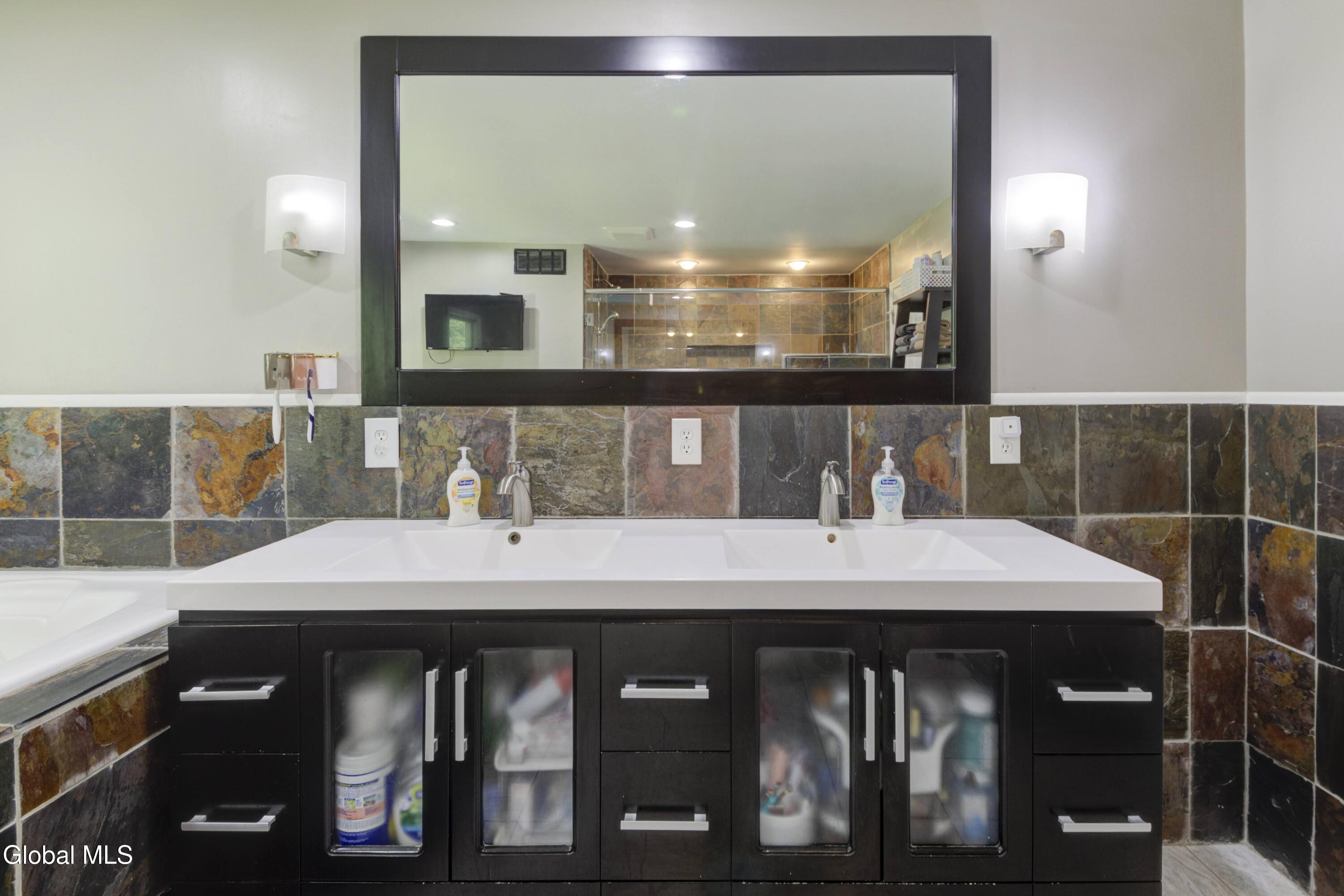 342 Closson Road Glenville NY 12302