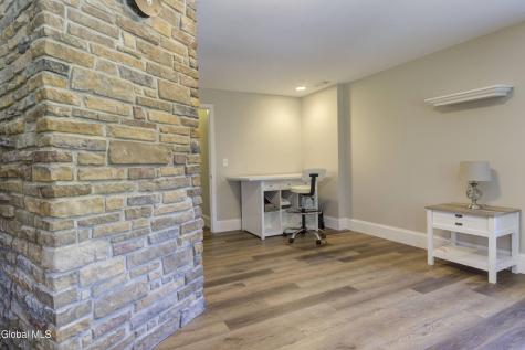 342 Closson Road Glenville NY 12302