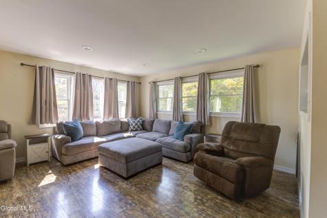 342 Closson Road Glenville NY 12302