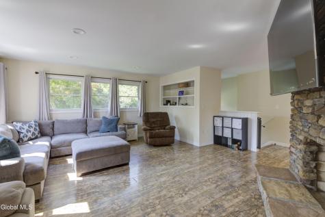 342 Closson Road Glenville NY 12302