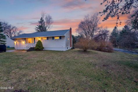 49 Tattersall Lane Colonie NY 12205