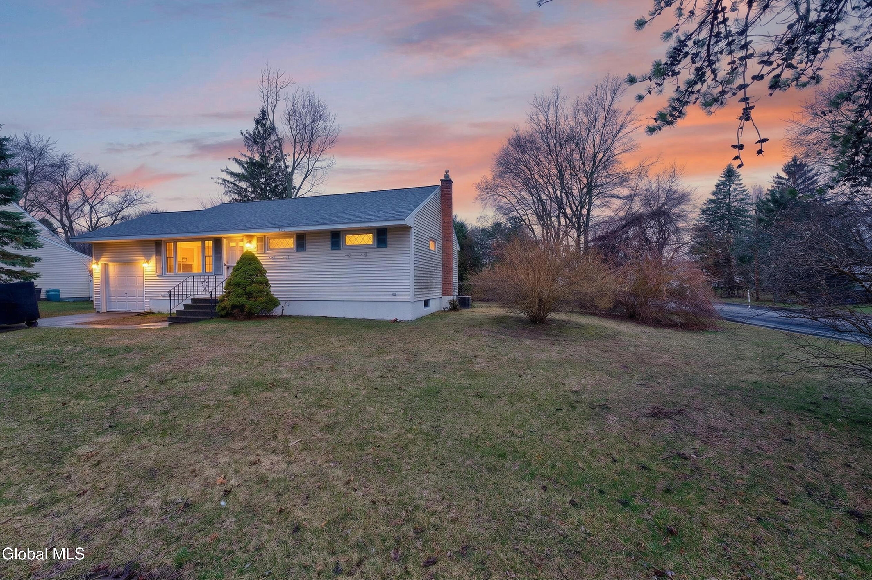 49 Tattersall Lane Colonie NY 12205