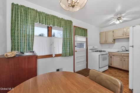 49 Tattersall Lane Colonie NY 12205