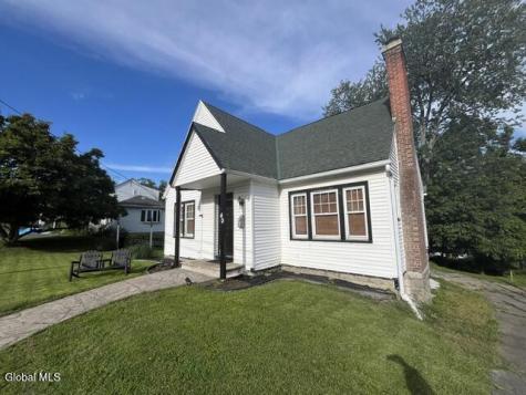 40 Mcculloch Avenue Ravena NY 12143