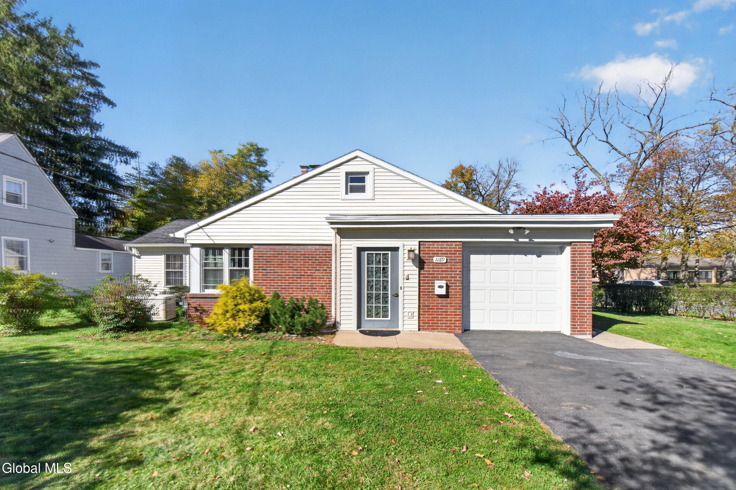 1189 Mcclellan Street Schenectady NY 12309