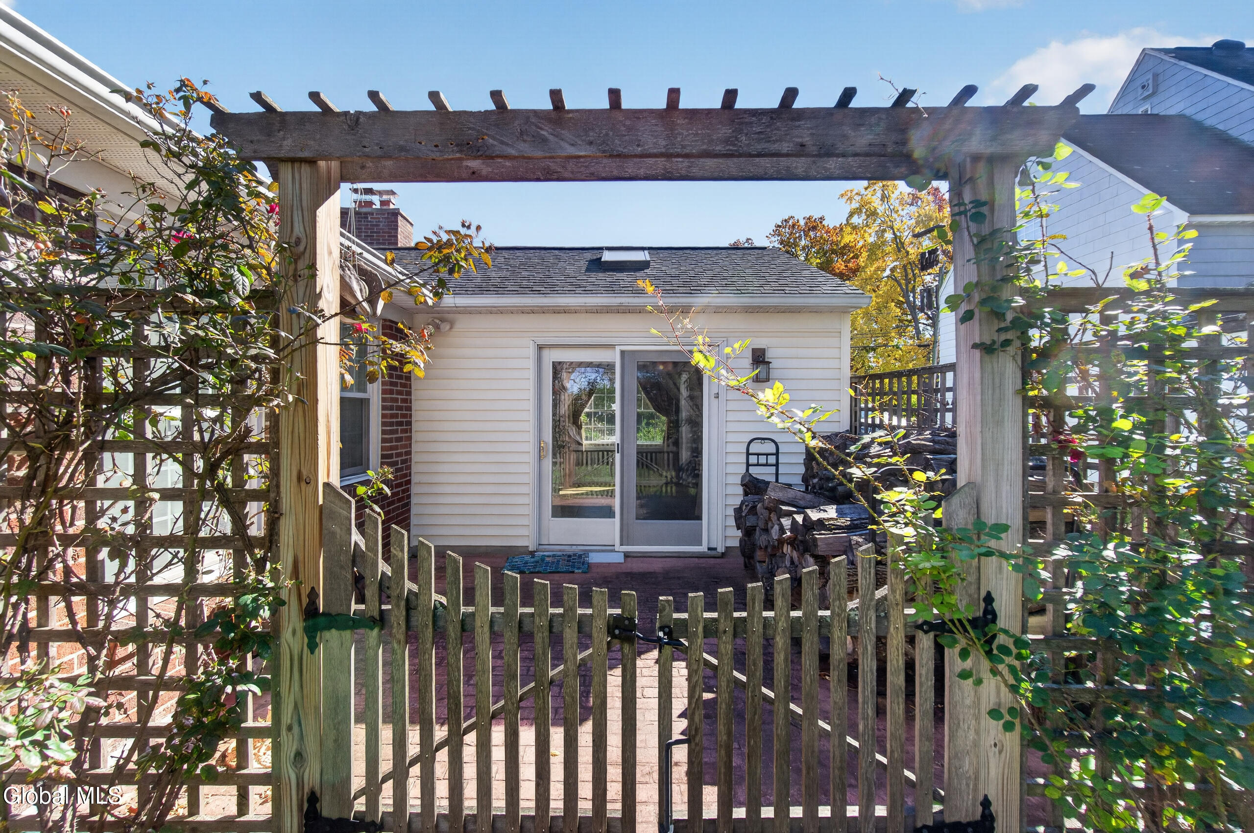 1189 Mcclellan Street Schenectady NY 12309