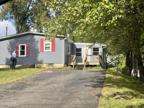 31 Penny Lane Averill Park NY 12018