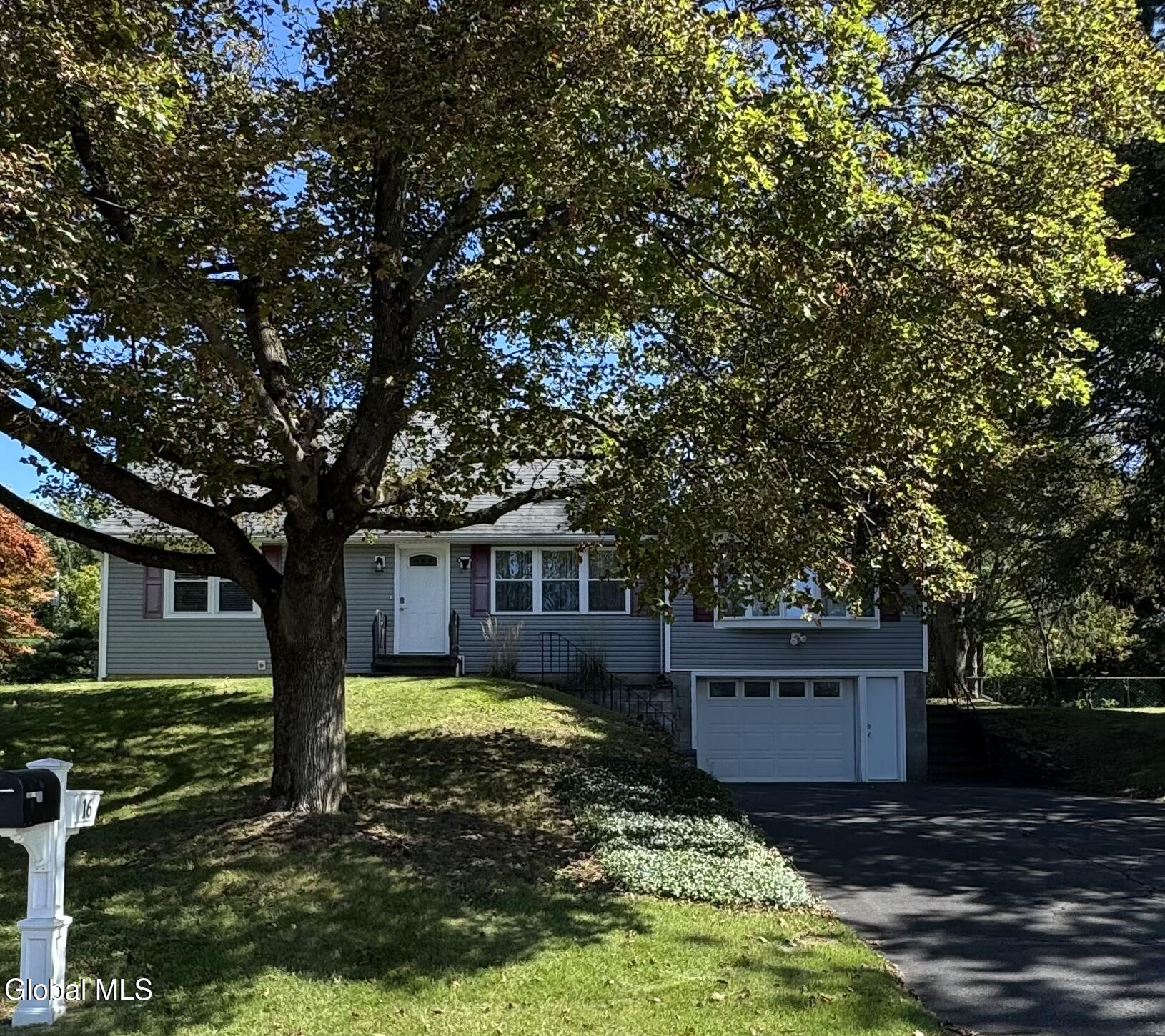 16 Sunset Troy NY 12180