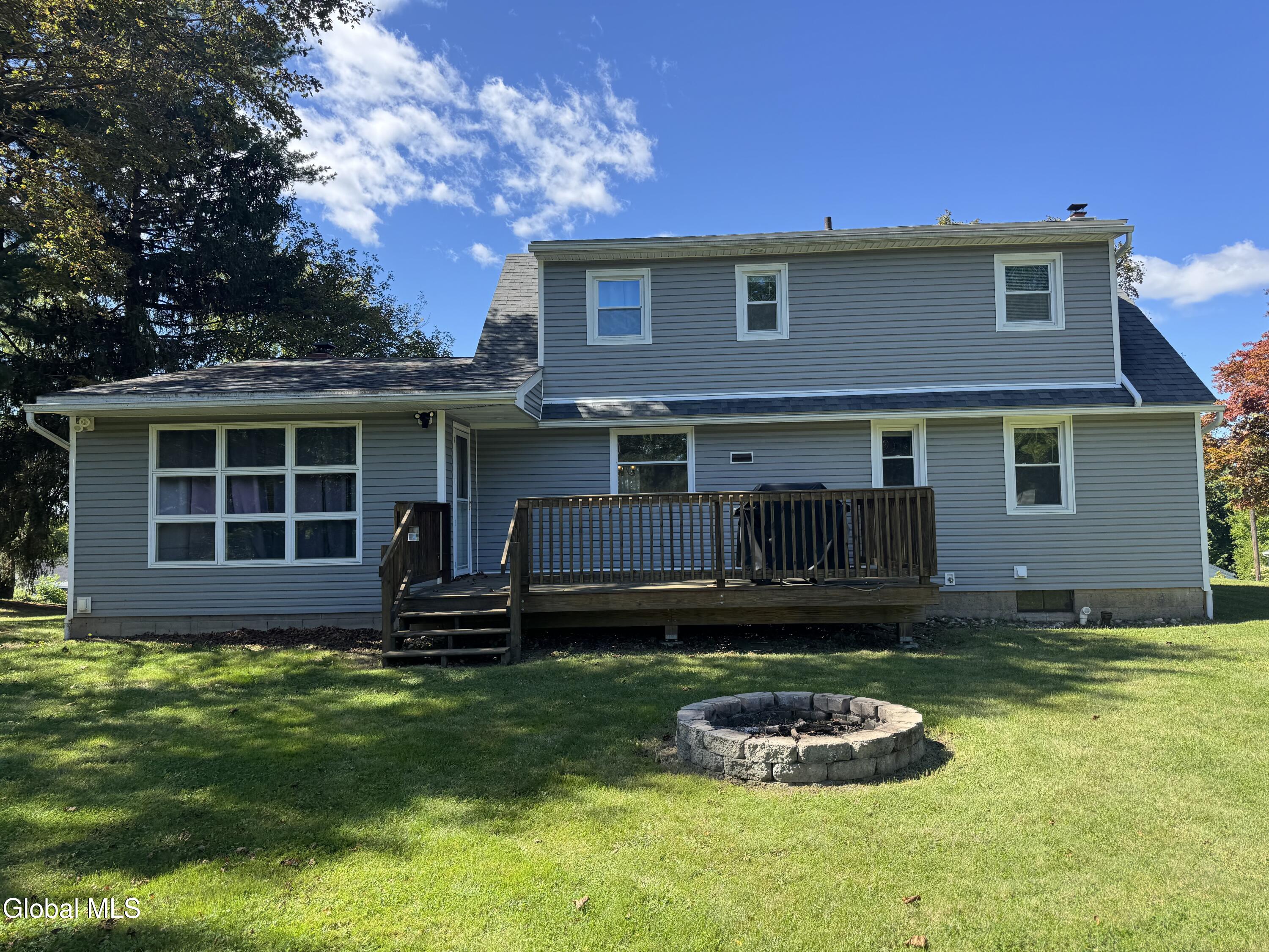 16 Sunset Troy NY 12180