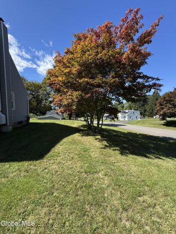 16 Sunset Troy NY 12180