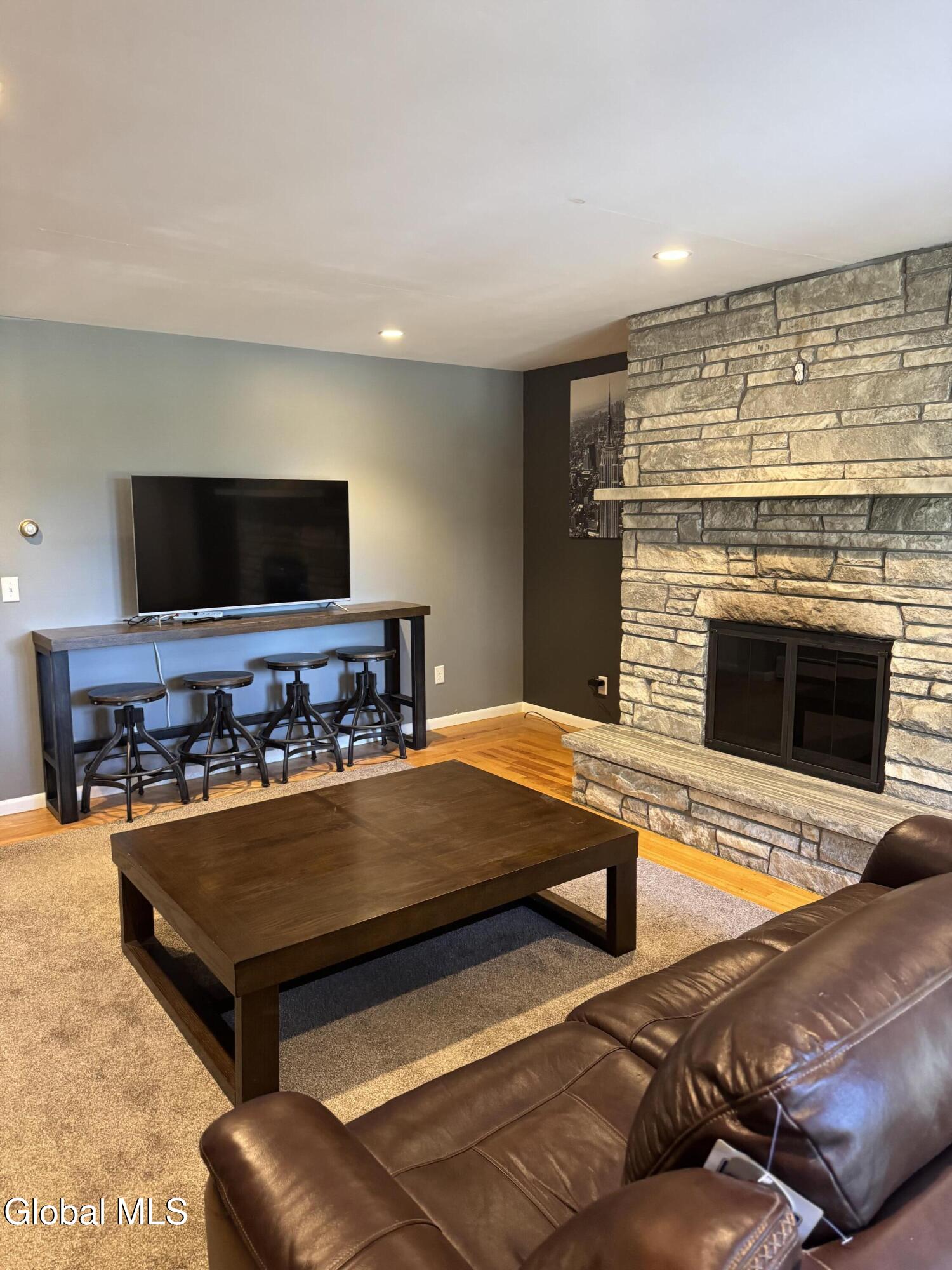16 Sunset Troy NY 12180
