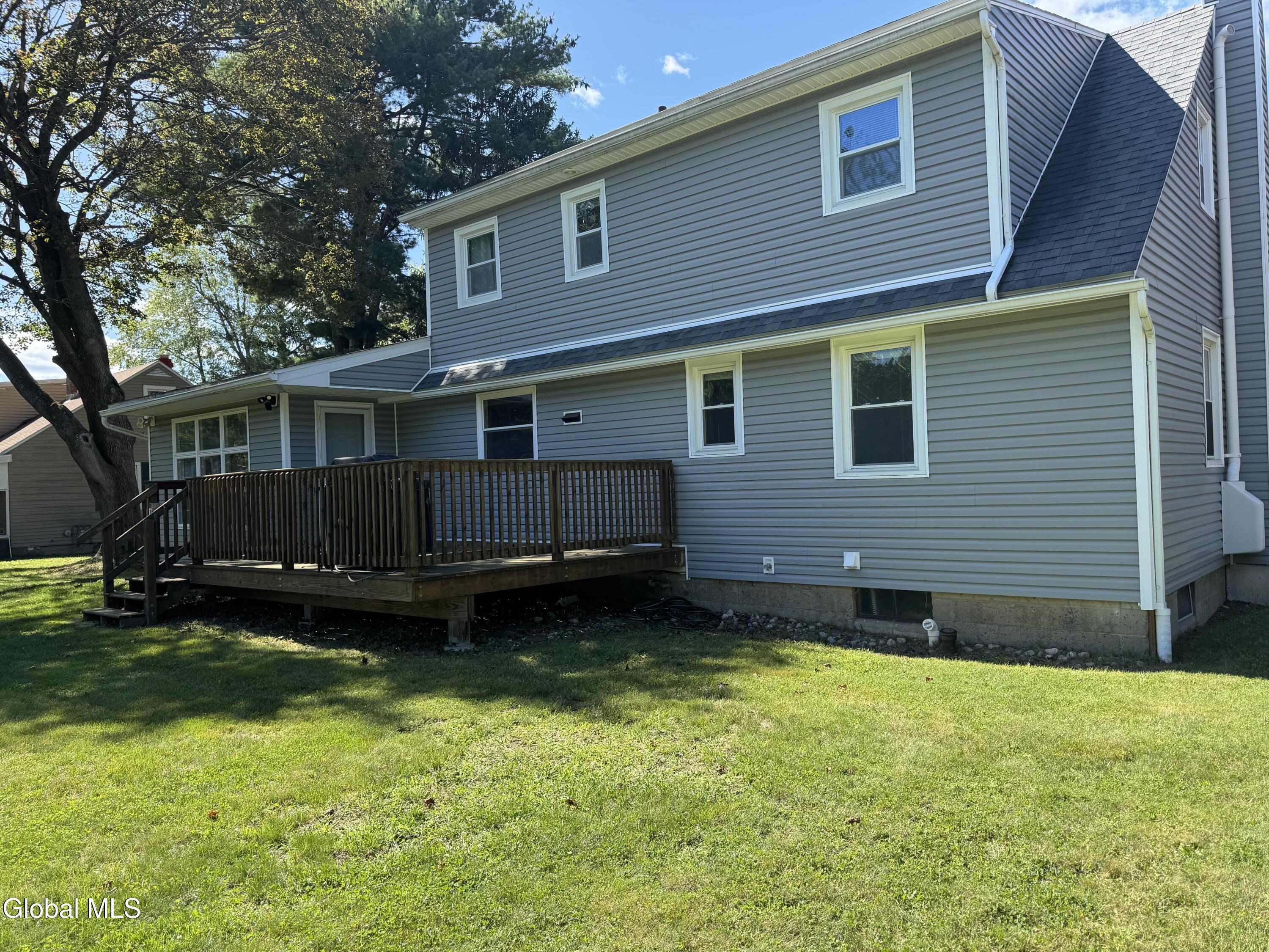 16 Sunset Troy NY 12180