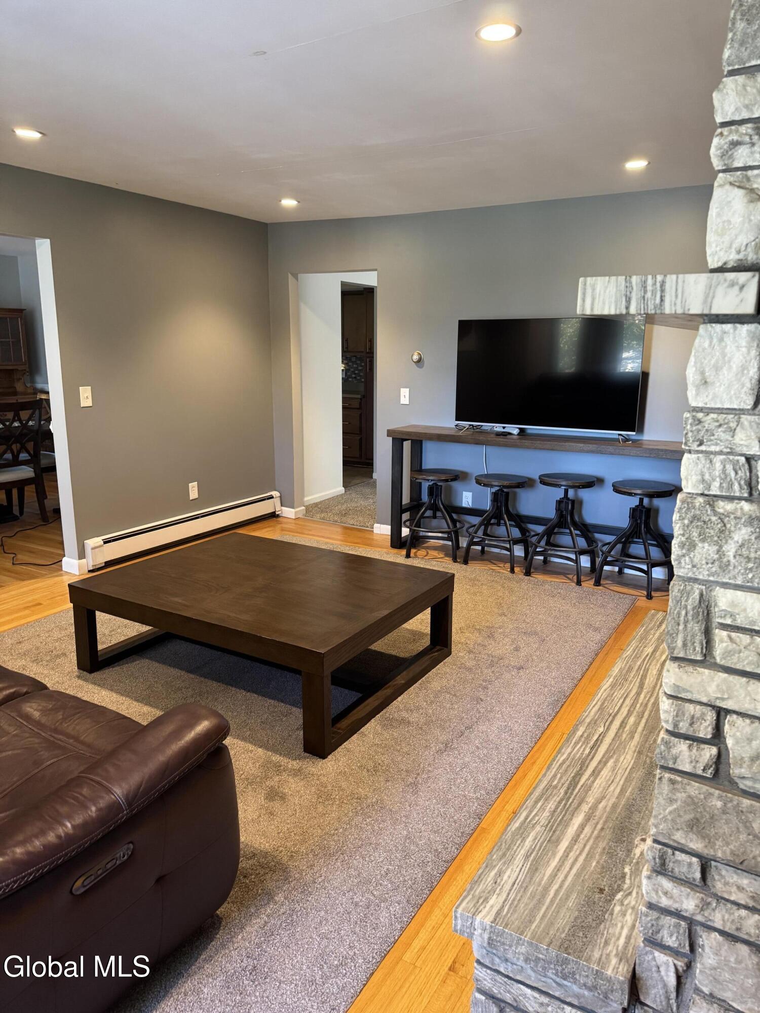 16 Sunset Troy NY 12180