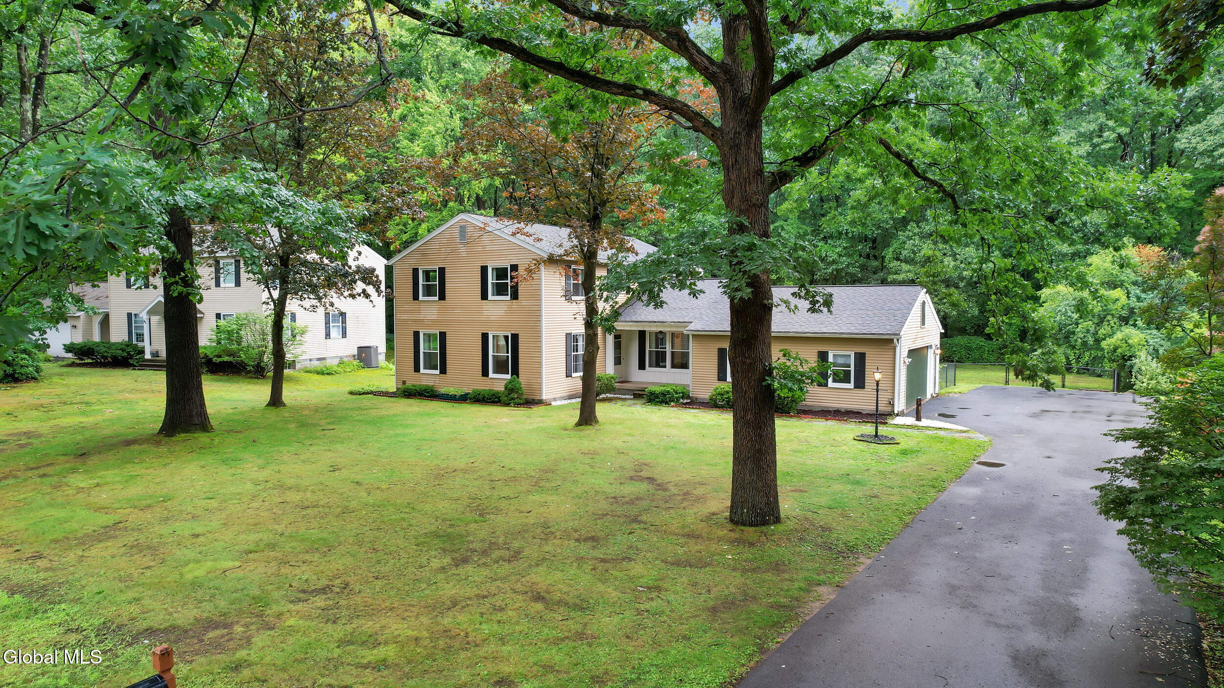 47 Canterbury Road Clifton Park NY 12065