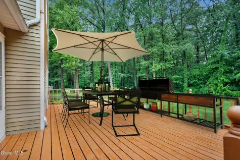47 Canterbury Road Clifton Park NY 12065