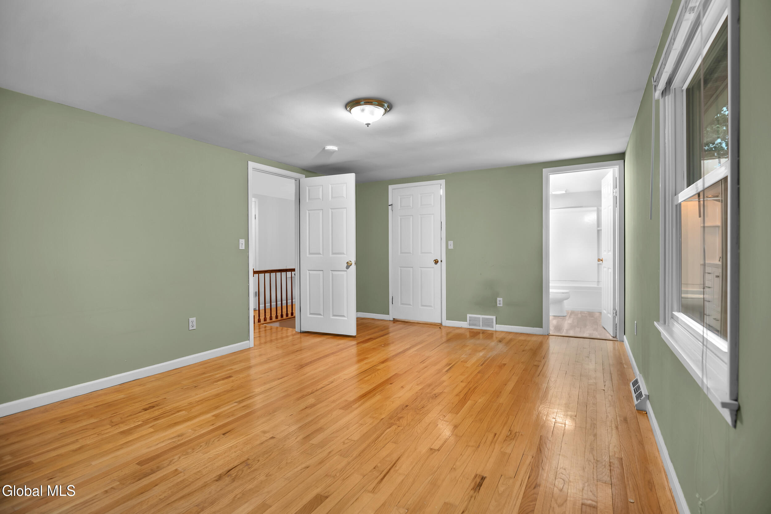 47 Canterbury Road Clifton Park NY 12065