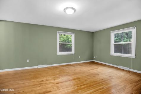 47 Canterbury Road Clifton Park NY 12065