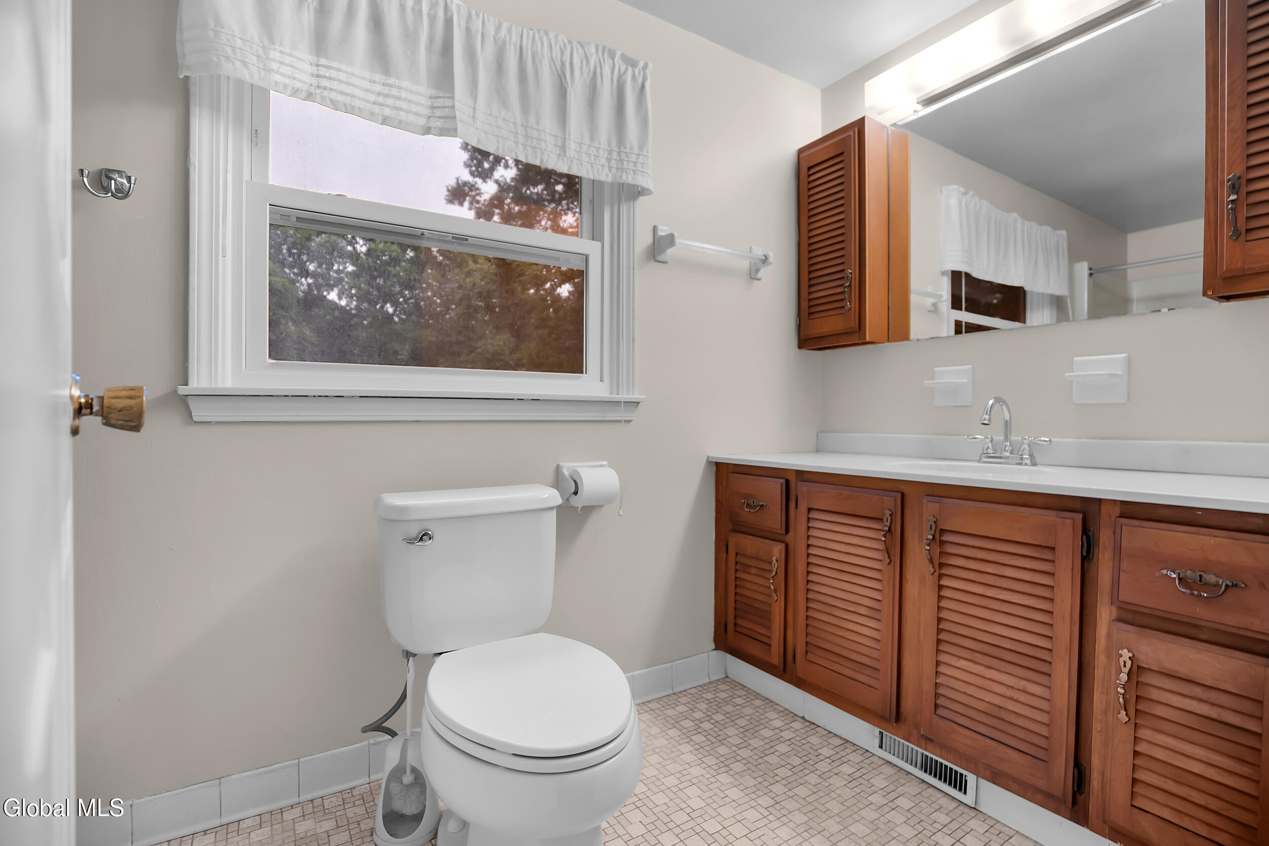 47 Canterbury Road Clifton Park NY 12065