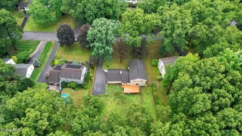 47 Canterbury Road Clifton Park NY 12065
