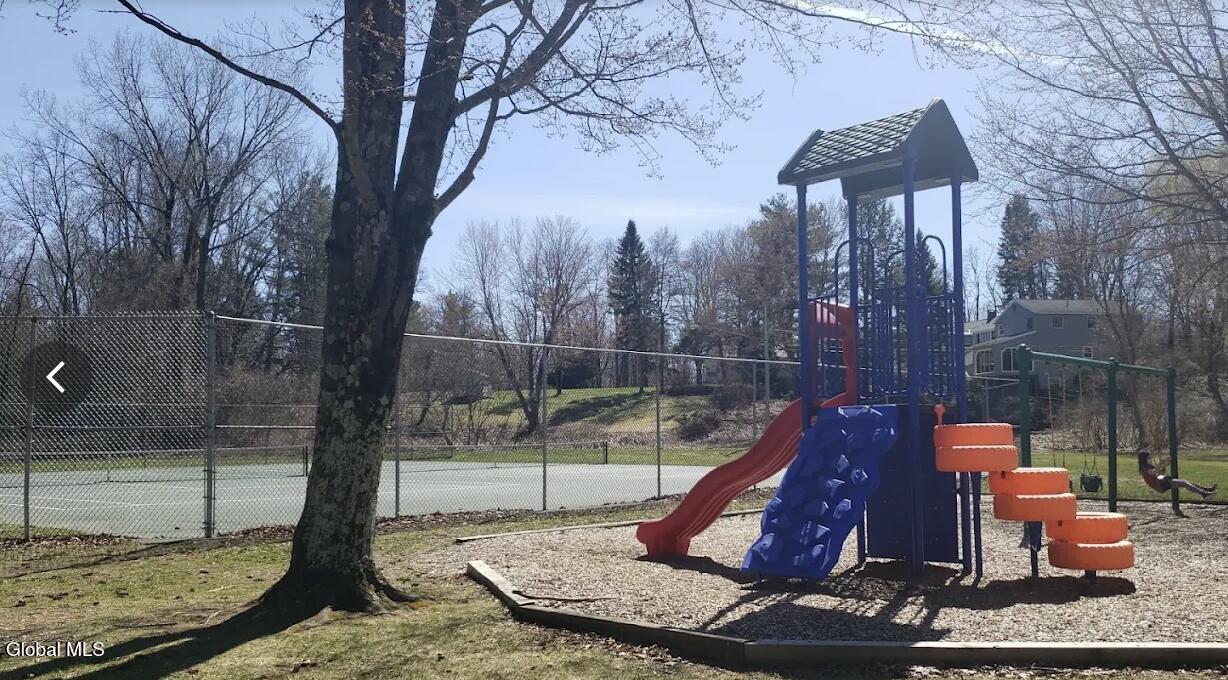 47 Canterbury Road Clifton Park NY 12065