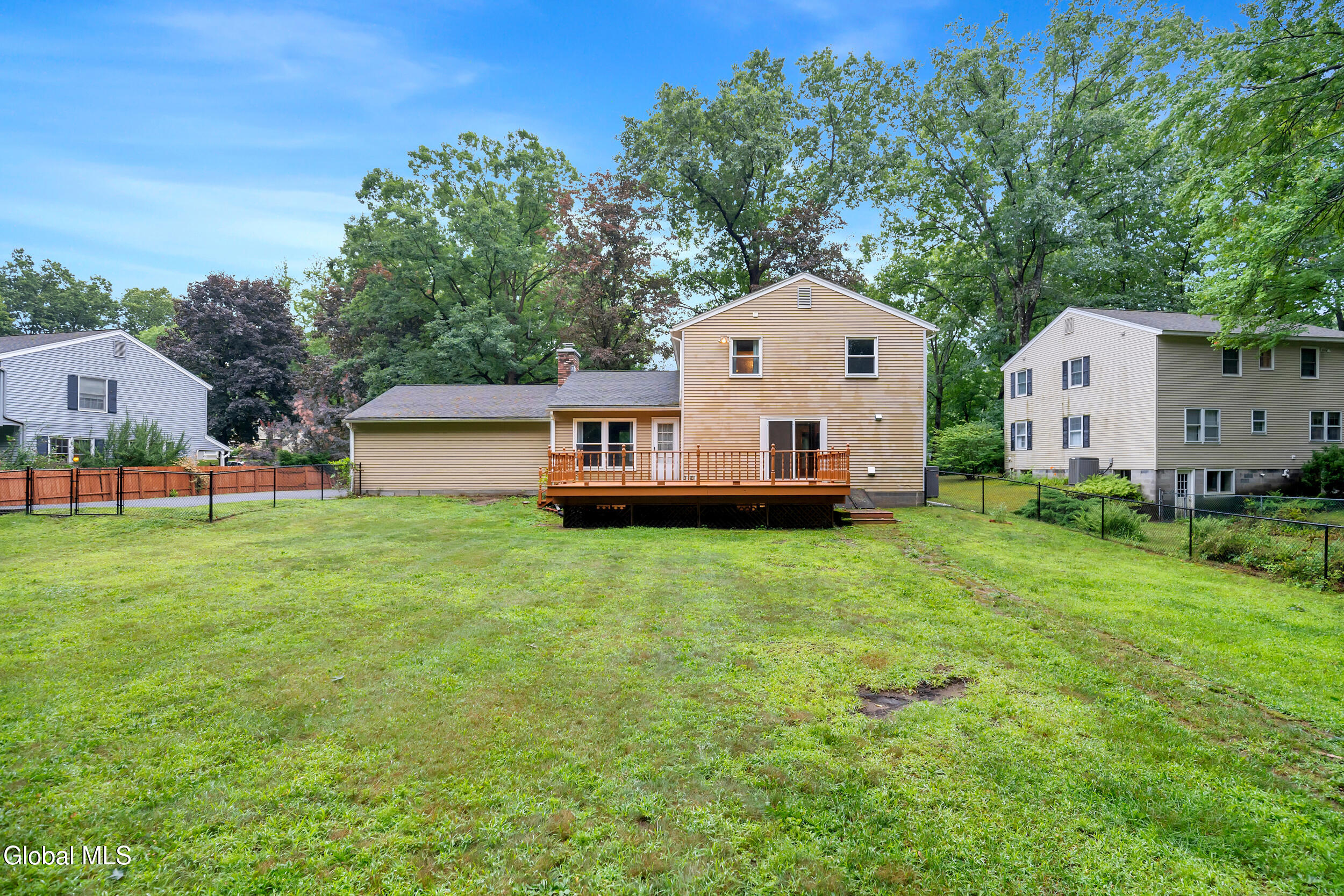 47 Canterbury Road Clifton Park NY 12065