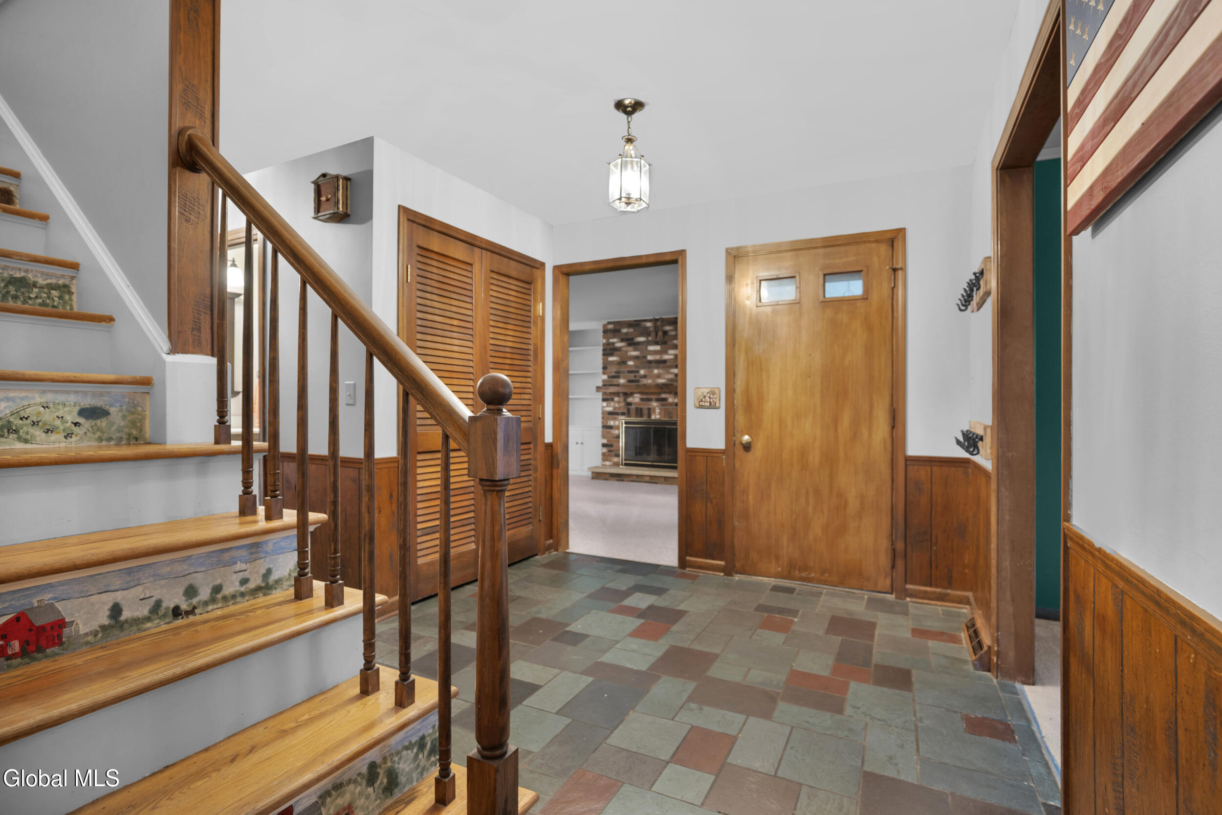 47 Canterbury Road Clifton Park NY 12065