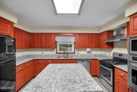 47 Canterbury Road Clifton Park NY 12065