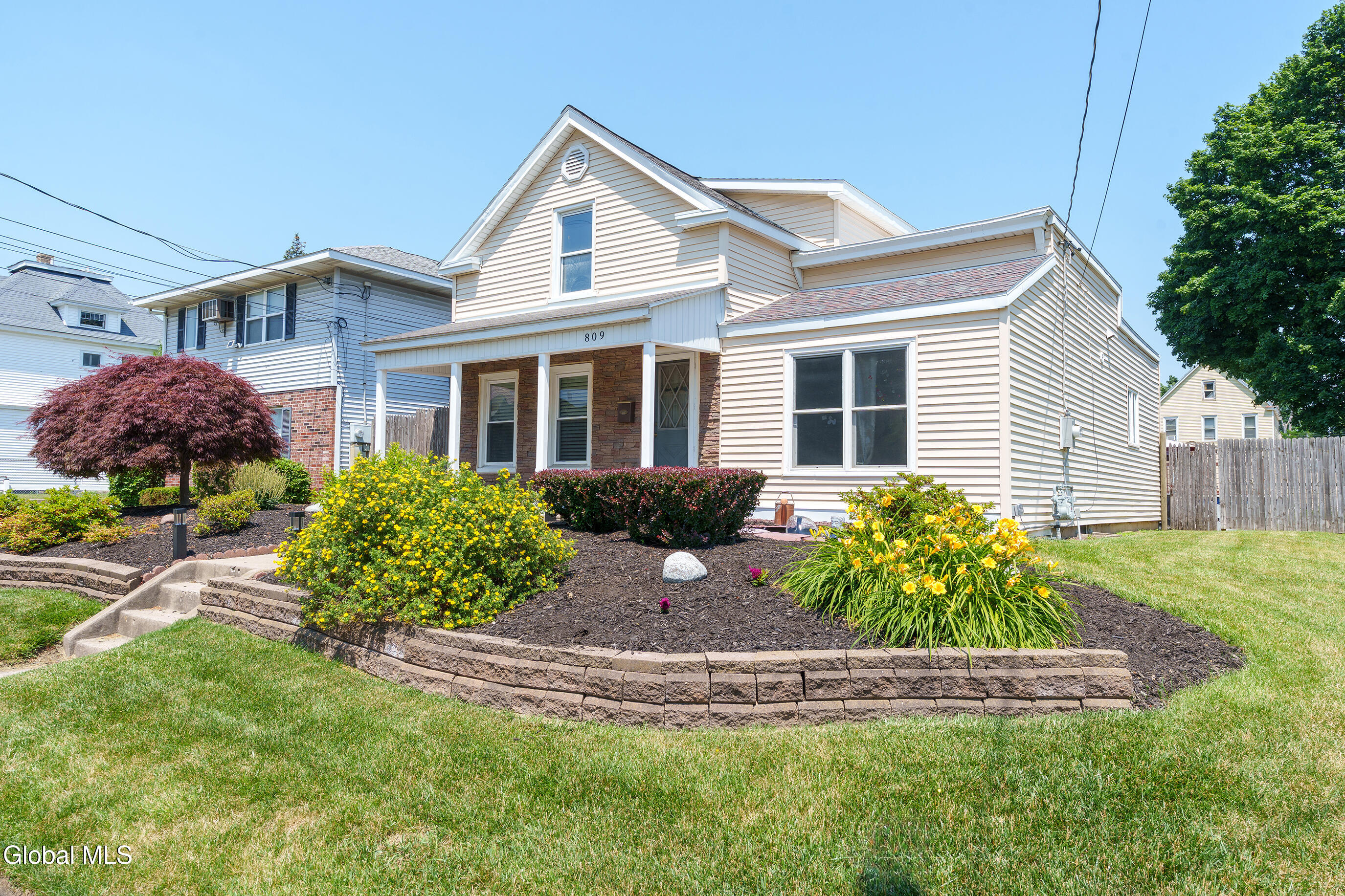 809 Thompson Street Schenectady NY 12306