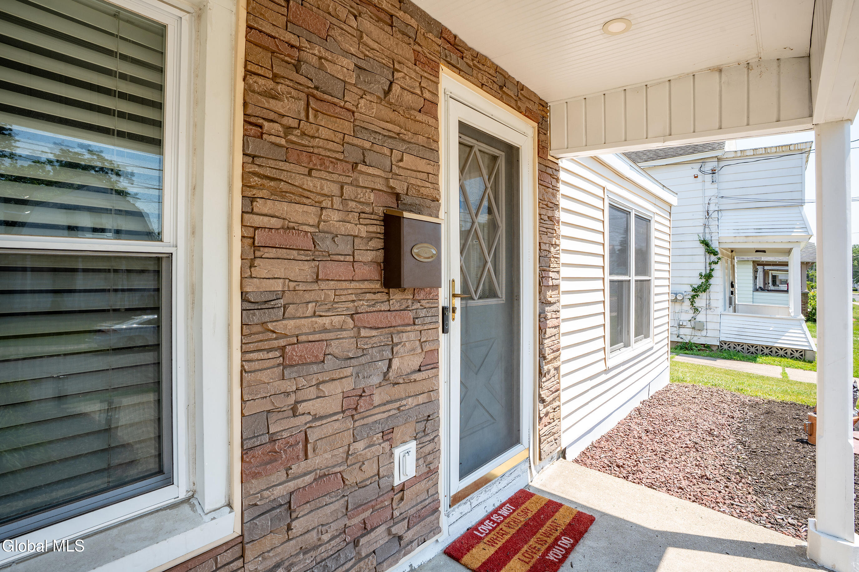 809 Thompson Street Schenectady NY 12306