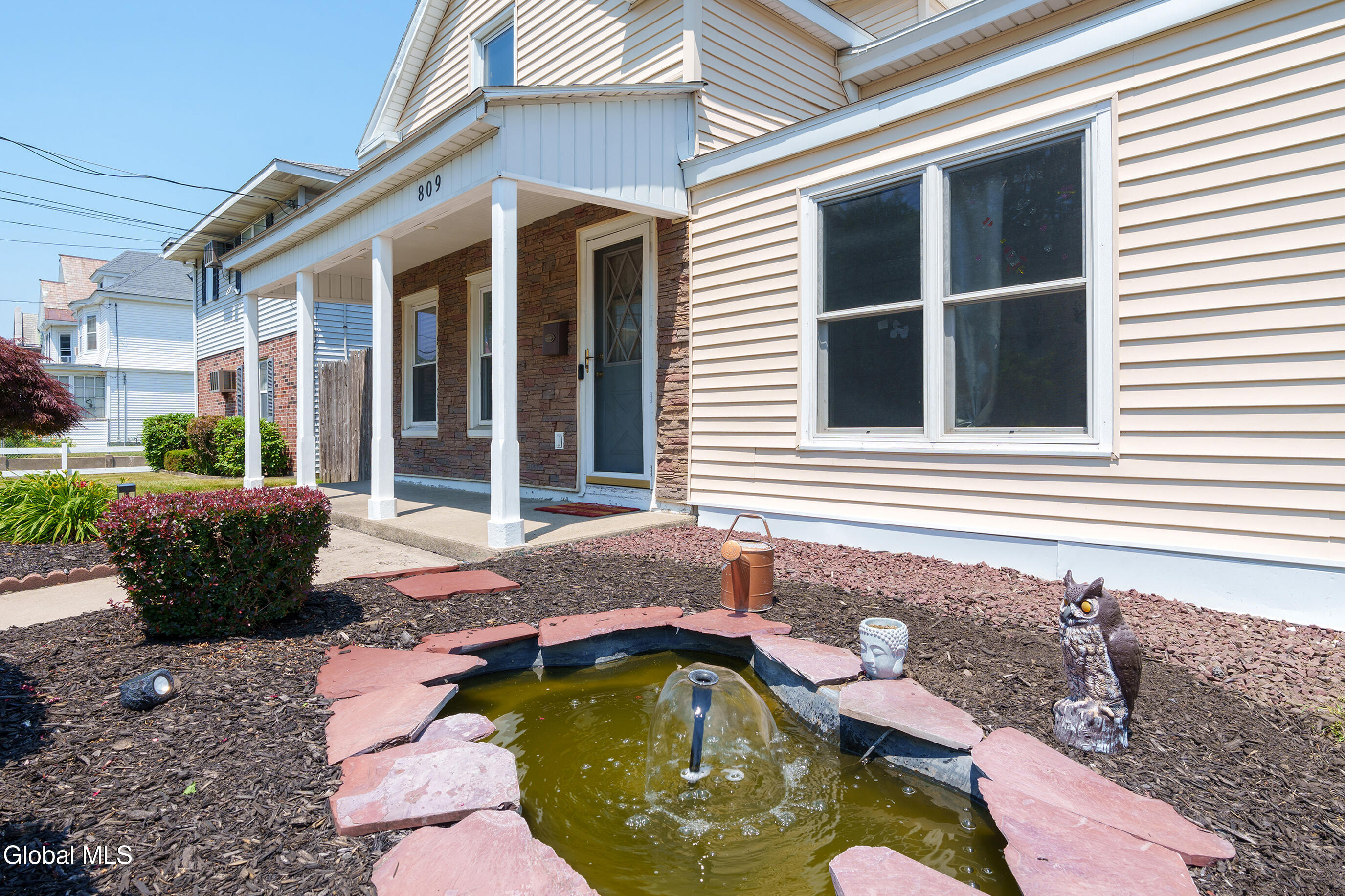 809 Thompson Street Schenectady NY 12306