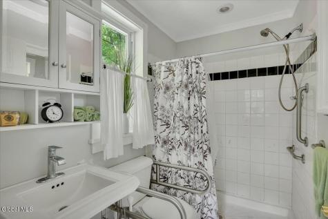 18 Gaffney Lane Kinderhook NY 12106