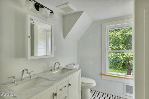 18 Gaffney Lane Kinderhook NY 12106