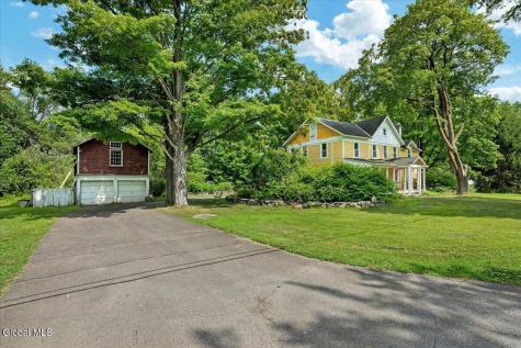 18 Gaffney Lane Kinderhook NY 12106