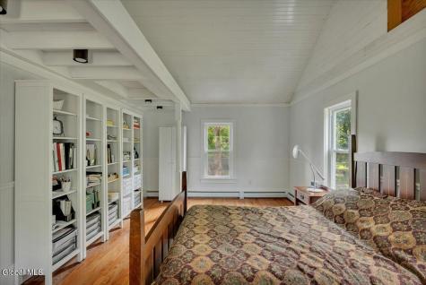 18 Gaffney Lane Kinderhook NY 12106