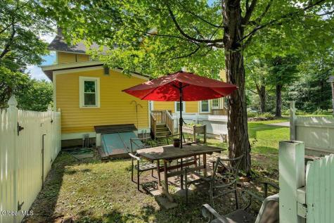 18 Gaffney Lane Kinderhook NY 12106